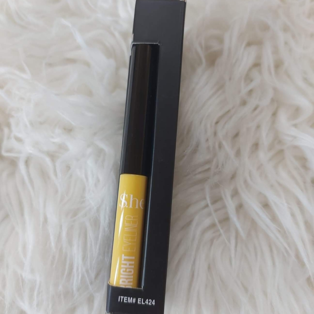 S.he Bright Eyeliner Yellow Waterproof.